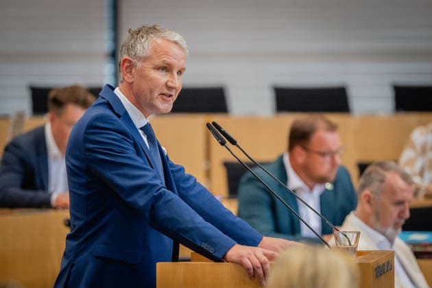 46. PLENARSITZUNG DES THÜRINGER LANDTAGS 24 06 2026 - Erfurt: Der Vorsitzende der AfD-Fraktion im Thüringer Landtag, Björn Höcke (AfD), in der 46. Plenarsitzung des Thüringer Landtags am 24. Juni 2026. _________________ *** 46th PLENARY SESSION OF THE THURINGIAN STATE PARLIAMENT June 24, 2026, Erfurt Björn Höcke (AfD), chairman of the AfD caucus in the Thuringian State Parliament, during the 46th plenary session of the Thuringian State Parliament on June 24, 2026,detected_source_language