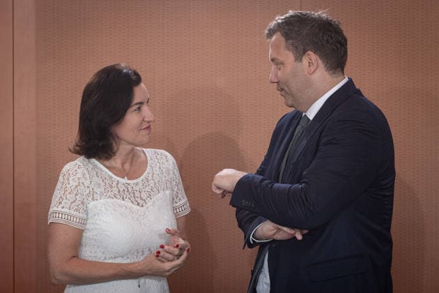 Berlin, Kabinettssitzung der Bundesregierung Kabinettssitzung der Bundesregierung am 24.06.2026 im Bundeskanzleramt in Berlin. Im Bild: Lars Klingbeil (Finanzminister, Vize-Kanzler, SPD) und Dorothee Bär (Bundesministerin für Forschung, Technologie und Raumfahrt, CSU). Berlin Bundeskanzleramt Berlin Deutschland *** Berlin, Federal Government Cabinet Meeting Federal Government Cabinet Meeting on June 24, 2026, at the Federal Chancellery in Berlin Pictured