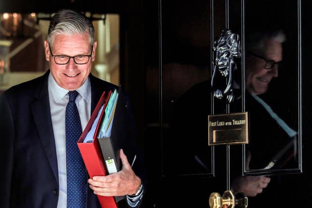 . 24 06 2026. London, United Kingdom. Prime Minister Keir Starmer Leaving For PMQs. Prime Minister Keir Starmer departs No10 Downing Street for PMQs at the House of Commons.  xMartynxWheatleyx xi-Imagesx IIM-26852-0003