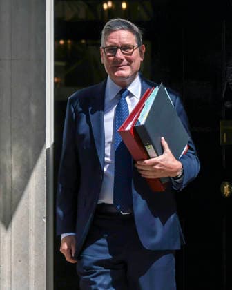 . 24 06 2026. London, United Kingdom. Prime Minister Keir Starmer Leaving For PMQs. Prime Minister Keir Starmer departs No10 Downing Street for PMQs at the House of Commons.  xMartynxWheatleyx xi-Imagesx IIM-26852-0004