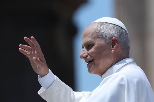 IPA86007041 - Vatican City - Italy, June 24, 2026: At the end of the audience, the pontiff leaves the square and greets the faithful who remain. Pope Leo XIV presides over the Wednesday General Audience in St. Peter™s Square. This morning, thousands of faithful and pilgrims from around the world gathered in St. Peter™s Square to attend the Wednesday General Audience with Pope Leo XIV. It was a moment of prayer, listening, and communion that filled the square with hope, reflection, and joy.  Copyright: xmarcoxiacobuccix xmarcoxiacobuccix 86007041