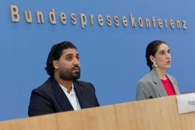 Lagebild antimuslimischer Rassismus 2026-06-24 Deutschland, Berlin SBundespressekonferenz: Vorstellung des zivilgesellschaftlichen Lagebildes antimuslimischer Rassismus und Fallzahlen 2025. Im Bild: Rima Hanano, Co-Geschäftsführerin von CLAIM, und Said Etris Hashemi, Autor, Vertreter der Initiative 19. Februar Hanau und Bundesvorsitzender des Verbandes binationaler Familien und Partnerschaften (iaf e.V.) *** Report on Anti-Muslim Racism, June 24, 2026, Germany, Berlin