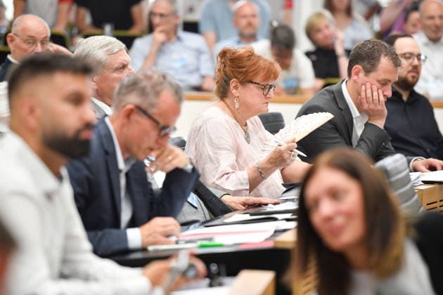 Es findet die Plenarsitzung im Saarländischen Landtag in Saarbrücken am Mittwoch (24.06.2026) statt. *** The plenary session of the Saarland State Parliament will take place in Saarbrücken on Wednesday, June 24, 2026.,detected_source_language bub