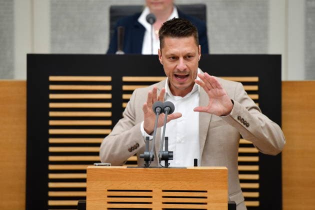 Es findet die Plenarsitzung im Saarländischen Landtag in Saarbrücken am Mittwoch (24.06.2026) statt. Im Bild: Raphael Schäfer, MdL (CDU) *** The plenary session of the Saarland State Parliament will take place in Saarbrücken on Wednesday, June 24, 2026. Pictured bub