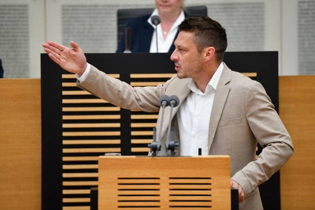Es findet die Plenarsitzung im Saarländischen Landtag in Saarbrücken am Mittwoch (24.06.2026) statt. Im Bild: Raphael Schäfer, MdL (CDU) *** The plenary session of the Saarland State Parliament will take place in Saarbrücken on Wednesday, June 24, 2026. Pictured bub