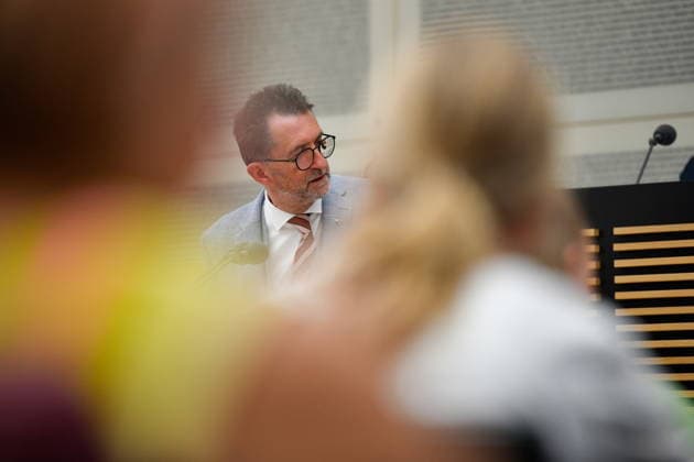 Es findet die Plenarsitzung im Saarländischen Landtag in Saarbrücken am Mittwoch (24.06.2026) statt. Im Bild: Reinhold Jost, Minister für Inneres, Bauen und Sport. *** The plenary session of the Saarland State Parliament will take place in Saarbrücken on Wednesday, June 24, 2026. Pictured is Reinhold Jost, Minister of the Interior, Construction, and Sports.,detected_source_language bub