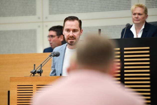 Es findet die Plenarsitzung im Saarländischen Landtag in Saarbrücken am Mittwoch (24.06.2026) statt. Im Bild: David Maass, MdL (SPD) *** The plenary session of the Saarland State Parliament will take place in Saarbrücken on Wednesday, June 24, 2026. Pictured bub