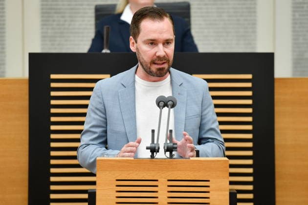 Es findet die Plenarsitzung im Saarländischen Landtag in Saarbrücken am Mittwoch (24.06.2026) statt. Im Bild: David Maass, MdL (SPD) *** The plenary session of the Saarland State Parliament will take place in Saarbrücken on Wednesday, June 24, 2026. Pictured bub