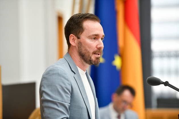 Es findet die Plenarsitzung im Saarländischen Landtag in Saarbrücken am Mittwoch (24.06.2026) statt. Im Bild: David Maass, MdL (SPD) *** The plenary session of the Saarland State Parliament will take place in Saarbrücken on Wednesday, June 24, 2026. Pictured bub