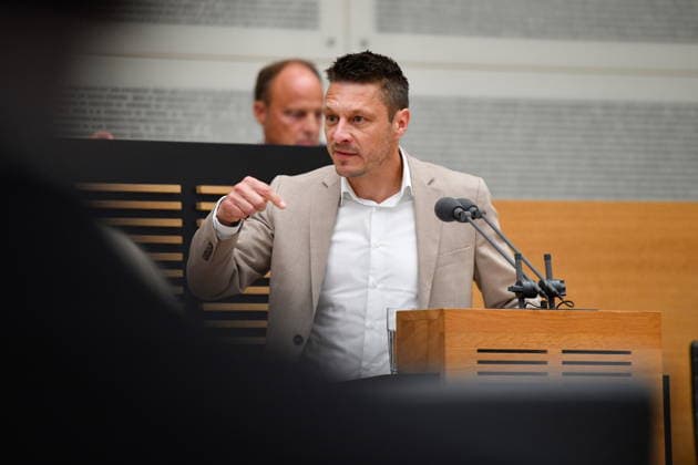 Es findet die Plenarsitzung im Saarländischen Landtag in Saarbrücken am Mittwoch (24.06.2026) statt. Im Bild: Raphael Schäfer, MdL (CDU) *** The plenary session of the Saarland State Parliament will take place in Saarbrücken on Wednesday, June 24, 2026. Pictured bub