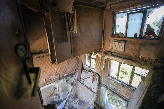 RUSSIA, GORLOVKA - JUNE 24, 2026: An apartment block destroyed in a drone attack Gorlovka Russia  - ZUMAt113 20260624_zaa_t113_160 Copyright: xDmitryxYagodkinx