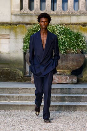 Dior Homme Ready-to-Wear Mens Spring Summer 2027 Fashion Show during Paris Fashion Week, France, on June 24, 2026 Bestimage Runway during the Dior Homme Men’s Spring Summer 2027 fashion show as part of Paris Fashion Week on June 24, 2026 in Paris, France Paris, France,detected_source_language  Copyright: xAgencex xBestimagexAgencex xBestimagex