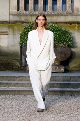 Dior Homme Ready-to-Wear Mens Spring Summer 2027 Fashion Show during Paris Fashion Week, France, on June 24, 2026 Bestimage Runway during the Dior Homme Men’s Spring Summer 2027 fashion show as part of Paris Fashion Week on June 24, 2026 in Paris, France Paris, France,detected_source_language  Copyright: xAgencex xBestimagexAgencex xBestimagex