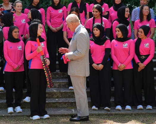 King Charles III meets Afghan Refugee Women s Cricket Team King Charles III is presented with a hand decorated cricket bat from Shukria Noori, during his meeting with members of the Afghan Refugee Women s Cricket Team at Clarence House, London. The team was set up during the Afghan Republic in 2010, but lost their recognition as a national team following the Taliban s return to power. Most members of the women s cricket team fled the country, and the majority are now based in Australia, where they have rebuilt their lives as refugees, and campaign for recognition. Picture date: Wednesday June 24, 2026., Credit:Yui Mok PA ROTA - B68 Avalon UK, London  Copyright: xYuixMokx xPAxROTAx-xB68x xAvalonx 1112201664