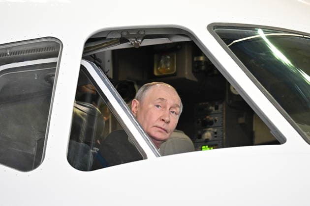 RUSSIA, ZHUKOVSKY - JUNE 24, 2026: Russia s President Vladimir Putin visits Gromov Flight Research Institute in Zhukovsky, some 40 km southeast of Moscow. Yuri Kochetkov POOL TASS  94217497