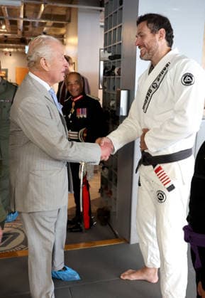 The King Hears How The Charity Reorg Uses Jiu Jitsu To Support Those Facing Physical, Mental And Social Challenges LONDON, ENGLAND - JUNE 24: King Charles III smiles and shakes hands with a student during a visit to charity REORG at the Roger Gracie Brazilian Jiu Jitsu Academy on June 24, 2026 in London, England. REORG supports military personnel, veterans and emergency service workers through Brazilian Jiu Jitsu training in safe and supportive environments., Credit:Chris Jackson PA ROTA - B68 Avalon United Kingdom, England, London  Copyright: xChrisxJacksonx xPAxROTAx-xB68x xAvalonx 1112203155
