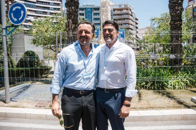 Final Session of the Mascletás Competition in Alicante The mayor of Elche, Pablo Ruz i, and the mayor of Alicante, Luis Barcala d, during the 7th session of the Mascletás Competition in Plaza de Luceros on June 24, 2026, in Alicante, Valencian Community, Spain. Today marks the final fireworks display, held in Plaza de los Luceros, which once again brought together thousands of Alicante residents and visitors in the city center to feel the thrill of the fireworks, marking the highlights of the official festivities in the capital of the Costa Blanca. JUNE 24, 2026 Alicante, Valencian Community Alicante, Valencian Community, Spain  Copyright: xRobertoxPlazax 7619897