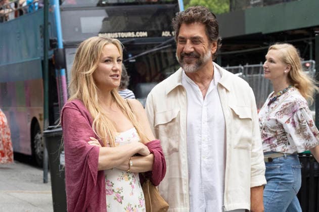 Kate Hudson und Javier Bardem bei den Dreharbeitem zum Kinofilm Hello & Paris in Downtown Manhattan. New York, 23.06.2026 *** Kate Hudson and Javier Bardem on the set of the movie *Hello Paris* in Downtown Manhattan, New York, June 23, 2026 Foto:xJ.xShorex xFuturexImagex hello_6618