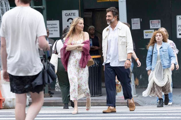 Kate Hudson und Javier Bardem bei den Dreharbeitem zum Kinofilm Hello & Paris in Downtown Manhattan. New York, 23.06.2026 *** Kate Hudson and Javier Bardem on the set of the movie *Hello Paris* in Downtown Manhattan, New York, June 23, 2026 Foto:xJ.xShorex xFuturexImagex hello_6622