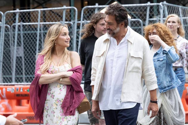 Kate Hudson und Javier Bardem bei den Dreharbeitem zum Kinofilm Hello & Paris in Downtown Manhattan. New York, 23.06.2026 *** Kate Hudson and Javier Bardem on the set of the movie *Hello Paris* in Downtown Manhattan, New York, June 23, 2026 Foto:xJ.xShorex xFuturexImagex hello_6625