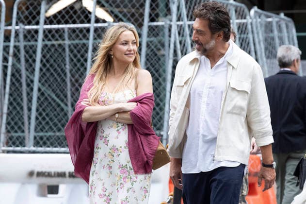 Kate Hudson und Javier Bardem bei den Dreharbeitem zum Kinofilm Hello & Paris in Downtown Manhattan. New York, 23.06.2026 *** Kate Hudson and Javier Bardem on the set of the movie *Hello Paris* in Downtown Manhattan, New York, June 23, 2026 Foto:xJ.xShorex xFuturexImagex hello_6626