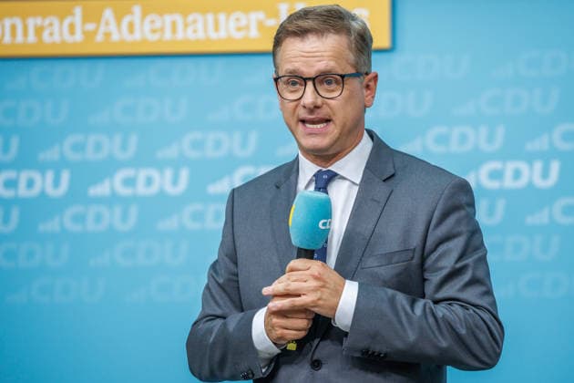 Dr. Carsten Linnemann MdB Generalsekretaer der CDU Deutschlands bei einem Werkstattgespraech Industriestandort Deutschland: Klimaschutz, Wettbewerbsfaehigkeit und die neue geopolitische Lage Dr. Carsten Linnemann MdB Generalsekretaer der CDU Deutschlands bei einem Werkstattgespraech Industriestandort Deutschland: Klimaschutz, Wettbewerbsfaehigkeit und die neue geopolitische Lage am 24.06.2026 im Konrad-Adenauer-Haus in Berlin. Berlin Deutschland *** Dr. Carsten Linnemann, Member of the German Bundestag and Secretary General of the CDU of Germany, at a workshop discussion titled Germany as an Industrial Hub: Climate Protection, Competitiveness, and the New Geopolitical Situation. Dr. Carsten Linnemann, Member of the German Bundestag and