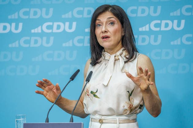 Katherina Reiche Bundesministerin fuer Wirtschaft und Energie bei einem Werkstattgespraech Industriestandort Deutschland: Klimaschutz, Wettbewerbsfaehigkeit und die neue geopolitische Lage Katherina Reiche Bundesministerin fuer Wirtschaft und Energie bei einem Werkstattgespraech Industriestandort Deutschland: Klimaschutz, Wettbewerbsfaehigkeit und die neue geopolitische Lage am 24.06.2026 im Konrad-Adenauer-Haus in Berlin. Berlin Deutschland *** Katherina Reiche, Federal Minister for Economic Affairs and Energy, at a workshop discussion titled Germany as an Industrial Hub: Climate Protection, Competitiveness, and the New Geopolitical Situation Katherina Reiche, Federal Minister for Economic Affairs and Energy, at a workshop discussion t