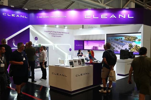 Die Intersolar Europe findet bis Donnerstag, den 25. Juni 2026 auf der Messe München statt. Sie ist die weltweit führende Fachmesse für die Solarwirtschaft und der grösste Teil von The smarter E Europe, Europas grösster Messeallianz für die Energiewirtschaft. Foto: Messestand Cleanl *** Intersolar Europe will take place at the Munich Trade Fair Center through Thursday, June 25, 2026. It is the world’s leading trade fair for the solar industry and the largest component of The smarter E Europe, Europe’s largest trade fair alliance for the energy industry. Photo: Cleanl booth