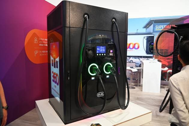 Die Intersolar Europe findet bis Donnerstag, den 25. Juni 2026 auf der Messe München statt. Sie ist die weltweit führende Fachmesse für die Solarwirtschaft und der grösste Teil von The smarter E Europe, Europas grösster Messeallianz für die Energiewirtschaft. Foto: Messestand Elmi Power - Lösungen und Produkte im Bereich Solarenergie, Batterietechnologie und Schnellladeinfrastruktur *** Intersolar Europe will take place at the Munich Trade Fair Center through Thursday, June 25, 2026. It is the world’s leading trade fair for the solar industry and the largest component of The smarter E Europe, Europe’s largest trade fair alliance for the energy industry. Photo: Elmi Power’s booth showcasing solutions and products in the fields of so