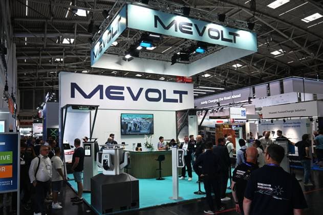 Die Intersolar Europe findet bis Donnerstag, den 25. Juni 2026 auf der Messe München statt. Sie ist die weltweit führende Fachmesse für die Solarwirtschaft und der grösste Teil von The smarter E Europe, Europas grösster Messeallianz für die Energiewirtschaft. Foto: Messestand Mevolt Ladesysteme *** Intersolar Europe will take place at the Munich Trade Fair Center through Thursday, June 25, 2026. It is the world’s leading trade fair for the solar industry and the largest component of The smarter E Europe, Europe’s largest trade fair alliance for the energy industry. Photo: Mevolt Ladesysteme booth