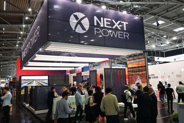 Die Intersolar Europe findet bis Donnerstag, den 25. Juni 2026 auf der Messe München statt. Sie ist die weltweit führende Fachmesse für die Solarwirtschaft und der grösste Teil von The smarter E Europe, Europas grösster Messeallianz für die Energiewirtschaft. Foto: Messestand Nextpower *** Intersolar Europe will take place at the Munich Trade Fair Center through Thursday, June 25, 2026. It is the world’s leading trade fair for the solar industry and the largest component of The smarter E Europe, Europe’s largest trade fair alliance for the energy industry. Photo: Nextpower booth