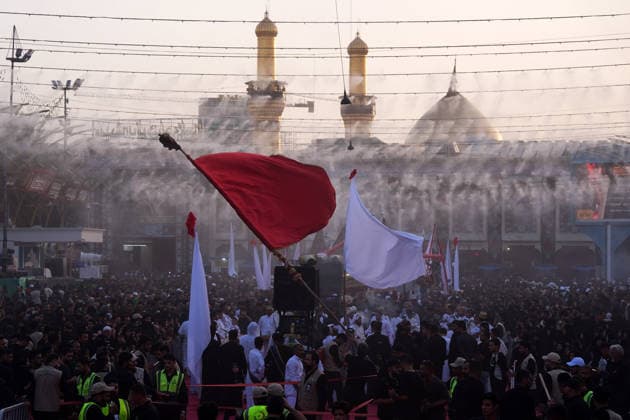 Muharram month events in Iraq KARBALA, IRAQ - JUNE 24: Shiite Muslims gather between the shrines of Imam Hussein and Abbas during a mourning ceremony held as part of Muharram commemorations, honoring Imam Hussein and his 72 companions who were martyred in Karbala, despite temperatures exceeding 48 degrees Celsius, on June 24, 2026, in Karbala, Iraq. Murtadha Al-Sudani Anadolu Karbala Iraq. Editorial use only. Please get in touch for any other usage.  Copyright: x2026xAnadoluxMurtadhaxAl-Sudanix