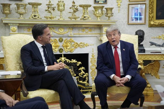 Donald Trump with Mark Rutte - Washington United States President Donald J Trump President Donald Trump meets with Mark Rutte, Secretary General of the North Atlantic Treaty Organization (NATO) in the Oval Office of the White House in Washington, DC, USA, on Wednesday, June 24, 2026. Photo by Yuri Gripas ABACAPRESS.COM Washington DC United States  Copyright: xPool ABACAx