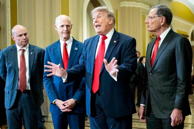 June 24, 2026, Washington, District Of Columbia, USA: U.S. President DONALD TRUMP, hands out speaking and gesturing with American U.S. Senators MIKE LEE (R-UT), RICK SCOTT (R-FL), and JOHN BARRASSO (R-WY), as they talk to reporters at the U.S. Capitol. Trump cancels bipartisan housing bill signing, reiterates demand for SAVE America Act. Washington USA - ZUMAb161 20260624_aap_b161_015 Copyright: xMichaelxBrochsteinx