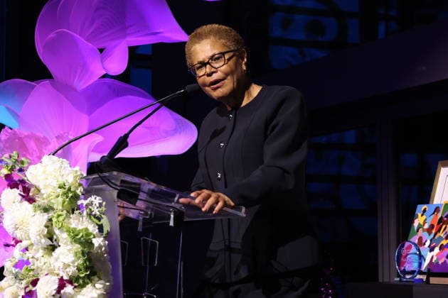 Los Angeles Ca June 24: Mayor Karen Bass at the 2026 LAUL Awards on June 24, 2026 Credit: USA - ZUMAa123 20260624_zaa_a123_008 Copyright: xAdMediax