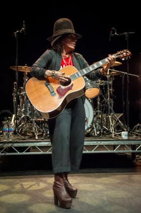 4 Non Blondes at Shepherds Bush Empire 24 June 2026 4 Non Blondes perform at O2 Shepherds Bush Empire in London on 24th June 2026. Linda Perry Lead vocals, guitar Dawn Richardson Drums Christa Hillhouse Bass guitar Roger Rocha Lead guitar, vocals, Credit:Zoran Veselinovic B4859 Avalon UK, London, O2 Shepherds Bush Empire  Copyright: xZoranxVeselinovicx xB4859x xAvalonx 1112334512