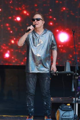 24.06.2026, THE B-52ÕS, im Konzert live in der Zitadelle Spandau, Berlin, Abschiedstour, Musik, Gesang Kate Pierson, Gesang Fred Schneider, Gesang Cindy Wilson, Berlin *** June 24, 2026, THE B-52 s, live concert at the Spandau Citadel, Berlin, farewell tour, music, vocals by Kate Pierson, vocals by Fred Schneider, vocals by Cindy Wilson, Berlin