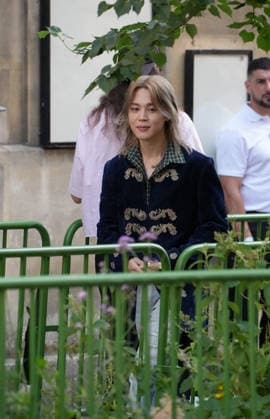 Jimin at the Dior Homme Spring Summer 2027 Ready-to-Wear fashion show during Paris Fashion Week on June 24, 2026. Anne Sophie Guebey, Bestimage. Celebrities at the Dior Homme Spring Summer 2027 Ready-to-Wear fashion show during Paris Fashion Week on June 24, 2026, Paris, France  Copyright: xAnne-SophiexGuebeyx xBestimagexAnne-SophiexGuebeyx xBestimagex