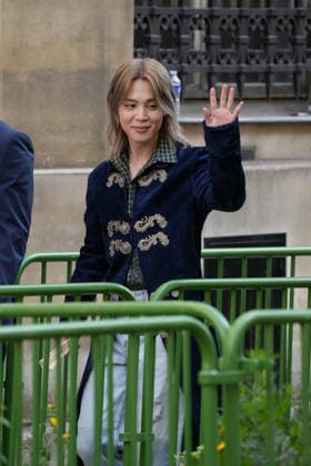 Jimin at the Dior Homme Spring Summer 2027 Ready-to-Wear fashion show during Paris Fashion Week on June 24, 2026. Anne Sophie Guebey, Bestimage. Celebrities at the Dior Homme Spring Summer 2027 Ready-to-Wear fashion show during Paris Fashion Week on June 24, 2026, Paris, France  Copyright: xAnne-SophiexGuebeyx xBestimagexAnne-SophiexGuebeyx xBestimagex