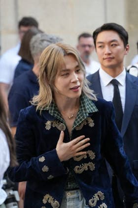 Jimin at the Dior Homme Spring Summer 2027 Ready-to-Wear fashion show during Paris Fashion Week on June 24, 2026. Anne Sophie Guebey, Bestimage. Celebrities at the Dior Homme Spring Summer 2027 Ready-to-Wear fashion show during Paris Fashion Week on June 24, 2026, Paris, France  Copyright: xAnne-SophiexGuebeyx xBestimagexAnne-SophiexGuebeyx xBestimagex
