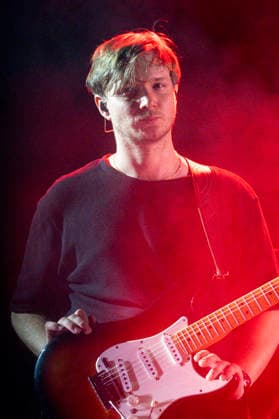 CELEBRITES : Printemps de Perouges - Saint-Maurice-de-Remens (01) France - 24 06 2026 Luc Ledy-Lepine du groupe The Australian Pink Floyd Show se produit sur la scene du festival Printemps de PÃ rouges au chÃ¢teau de Saint-Maurice-de-RÃ mens (01 - France-) le 24 06 2026. Photo Sandrine Thesillat PsNewZ  Copyright: xSandrinexTHESILLATx