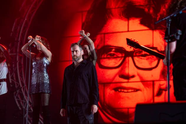 CELEBRITES : Printemps de Perouges - Saint-Maurice-de-Remens (01) France - 24 06 2026 Chris Barnes et Lorelei McBroom, Emily Lynn, Lara Smiles du groupe The Australian Pink Floyd Show se produisent sur la scene du festival Printemps de PÃ rouges au chÃ¢teau de Saint-Maurice-de-RÃ mens (01 - France-) le 24 06 2026. Photo Sandrine Thesillat PsNewZ  Copyright: xSandrinexTHESILLATx
