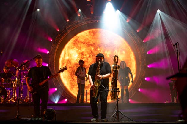 CELEBRITES : Printemps de Perouges - Saint-Maurice-de-Remens (01) France - 24 06 2026 Ricky Howard, Alex Francois et les choristes du groupe The Australian Pink Floyd Show se produit sur la scene du festival Printemps de PÃ rouges au chÃ¢teau de Saint-Maurice-de-RÃ mens (01 - France-) le 24 06 2026. Photo Sandrine Thesillat PsNewZ  Copyright: xSandrinexTHESILLATx