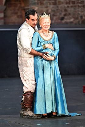 Bad Hersfelder Festspiele - Parzival . Schauspieler Bijan Zamani und Schauspielerin Varia Linnea Sjöström während der Fotoprobe zur Inszenierung Parzival im Rahmen der Bad Hersfelder Festspiele am 24.06.2026 in der Stiftsruine Bad Hersfeld. 20260624MWI129756 *** Bad Hersfeld Festival: Parzival —Actor Bijan Zamani and actress Varia Linnea Sjöström during the photo shoot for the production of Parzival as part of the Bad Hersfeld Festival on June 24, 2026, at the Bad Hersfeld Abbey Ruins 20260624MWI129756