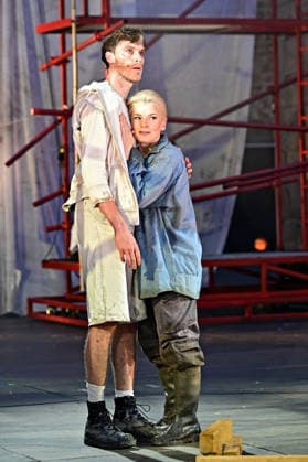Bad Hersfelder Festspiele - Parzival . Schauspieler Thiess Brammer und Schauspielerin Varia Linnea Sjöström während der Fotoprobe zur Inszenierung Parzival im Rahmen der Bad Hersfelder Festspiele am 24.06.2026 in der Stiftsruine Bad Hersfeld. 20260624MWI129787 *** Bad Hersfeld Festival: Parzival —Actor Thiess Brammer and actress Varia Linnea Sjöström during the photo shoot for the production of Parzival as part of the Bad Hersfeld Festival on June 24, 2026, at the Bad Hersfeld Abbey Ruins 20260624MWI129787