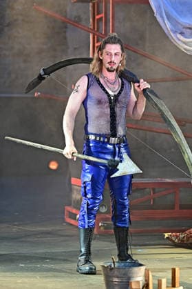 Bad Hersfelder Festspiele - Parzival . Schauspieler Enrico Riethmüller während der Fotoprobe zur Inszenierung Parzival im Rahmen der Bad Hersfelder Festspiele am 24.06.2026 in der Stiftsruine Bad Hersfeld. 20260624MWI129866 *** Bad Hersfeld Festival: Parzival Actor Enrico Riethmüller during the photo shoot for the production of Parzival as part of the Bad Hersfeld Festival on June 24, 2026, at the Stiftsruine in Bad Hersfeld 20260624MWI129866