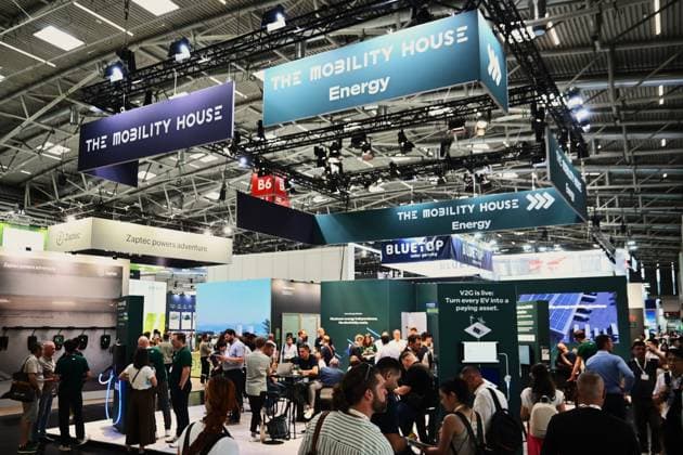 Die Intersolar Europe findet bis Donnerstag, den 25. Juni 2026 auf der Messe München statt. Sie ist die weltweit führende Fachmesse für die Solarwirtschaft und der grösste Teil von The smarter E Europe, Europas grösster Messeallianz für die Energiewirtschaft. Foto: Messestand eco G - the mobility house. The Mobility House ist ein 2009 gegründetes, international agierendes Technologieunternehmen, das sich auf intelligente Lade- und Energielösungen spezialisiert hat, um Fahrzeugbatterien von Elektroautos effizient in das Stromnetz zu integrieren. *** Intersolar Europe will take place at the Munich Trade Fair Center through Thursday, June 25, 2026. It is the world’s leading trade fair for the solar industry and the largest component o