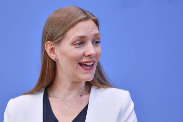 Berlin, Deutschland, 25.06.2026: Bundespressekonferenz: Vorstellung des Gutachtens zu einer möglichen Verfassungswidrigkeit der AfD: Dana-Sophia Valentiner, Vorstandsmitglied der Gesellschaft für Freiheitsrechte e.V. (GFF) *** Berlin, Germany, June 25, 2026 Federal Press Conference: Presentation of the expert opinion on the possible unconstitutionality of the AfD Dana Sophia Valentiner, Board Member of the Society for Civil Liberties (GFF) e.V. Copyright: xdtsxNachrichtenagenturx dts_124979