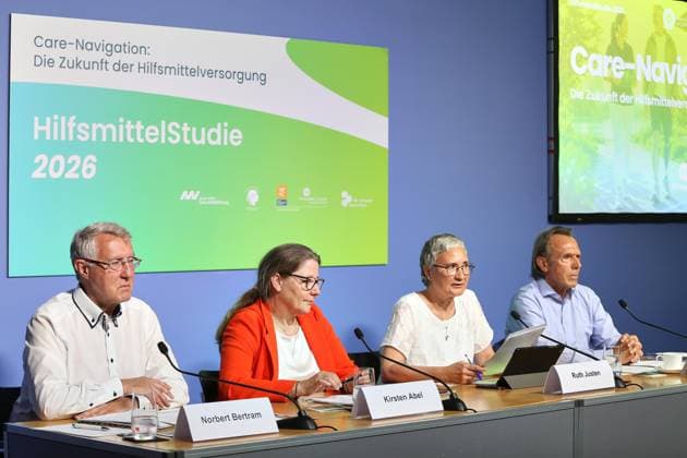 Berlin, Deutschland, 25.06.2026: Haus der Bundespressekonferenz: Pressekonferenz: Care Navigation - Die Zukunft der Hilfsmittelversorgung - Vorstellung der Hilfsmittelstudie 2026: L-R: Norbert Bertram, Kirsten Abel, Ruth Justen, Thomas Druyen *** Berlin, Germany, June 25, 2026, Federal Press Conference Center, Press Conference: Care Navigation—The Future of Assistive Device Provision, Presentation of the 2026 Assistive Device Study, L R Norbert Bertram, Kirsten Abel, Ruth Justen, Thomas Druyen Copyright: xdtsxNachrichtenagenturx dts_125007