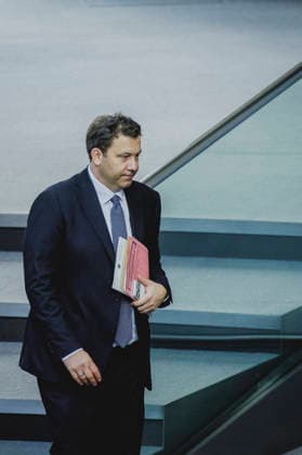 Lars Klingbeil, Bundesminister der Finanzen, aufgenommen im Rahmen einer Sitzung des Deutschen Bundestages in Berlin, 25.06.2026. Berlin Deutschland *** Lars Klingbeil, Federal Minister of Finance, photographed during a session of the German Bundestag in Berlin, June 25, 2026, Berlin, Germany Copyright: xFlorianxGaertnerx